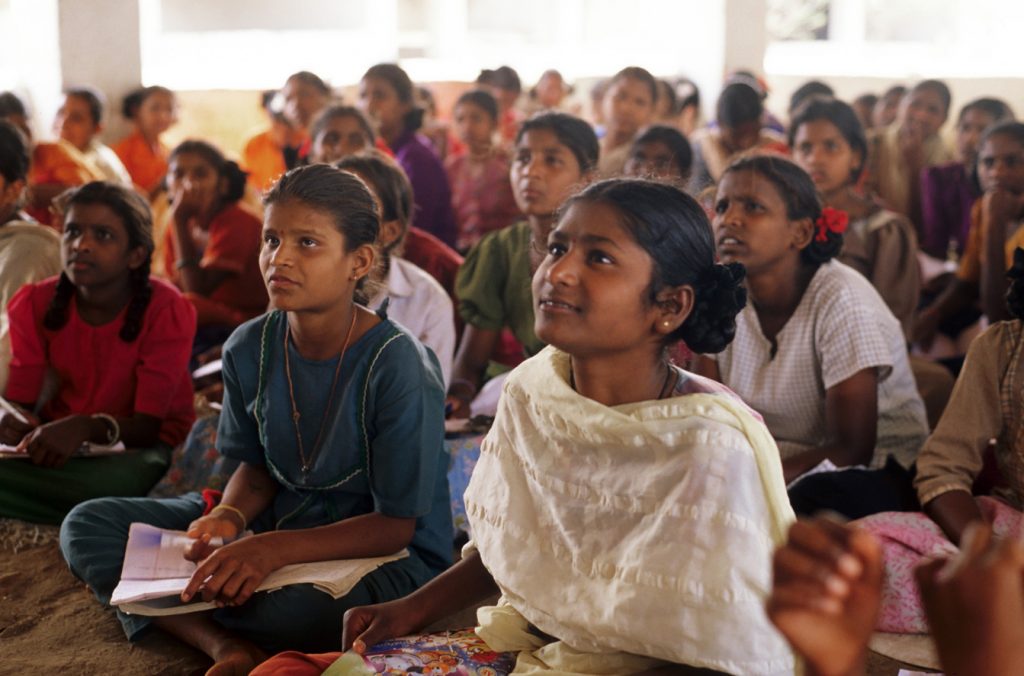Schülerinnen in Südindien (c) Rainer Hörig