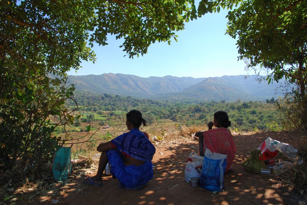 Adivasi-Frauen im Western Ghats-Gebirge, Maharashtra, Foto: Rainer Hörig